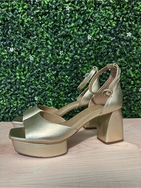Bernardo Raleigh Platform Sandals New #15